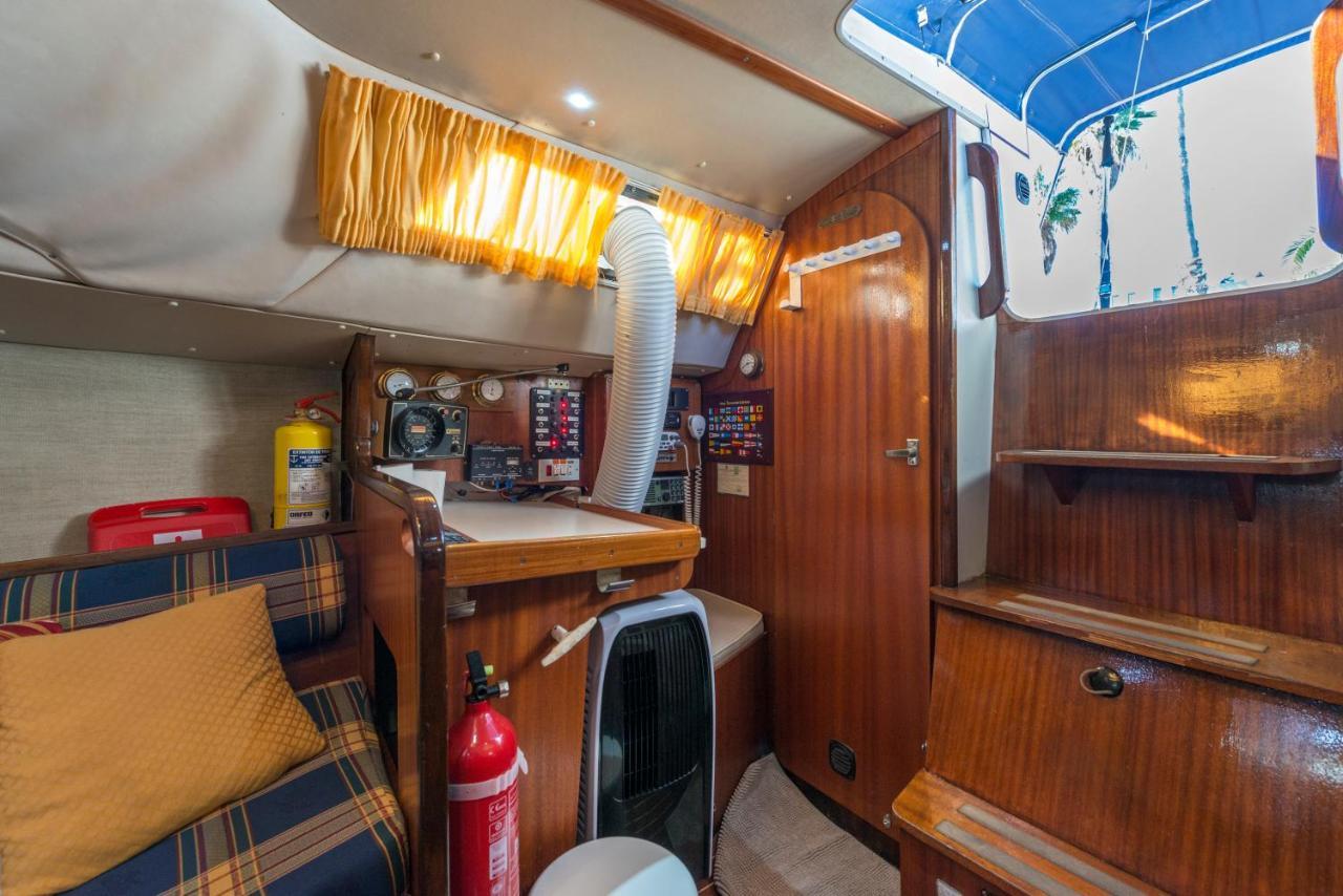Pequeno Velero En Port Forum Ideal Para Backpackers Sant Adrià de Besòs Exterior foto